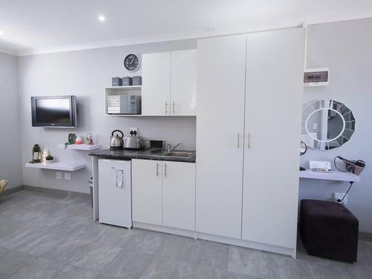 Studio On Bourdeaux Parow Luaran gambar