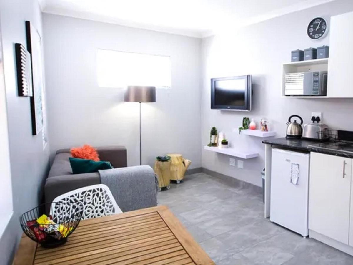 Studio On Bourdeaux Parow Luaran gambar
