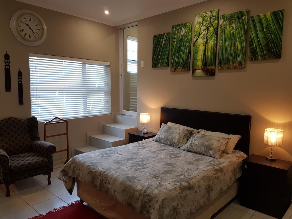 Studio On Bourdeaux Parow Luaran gambar
