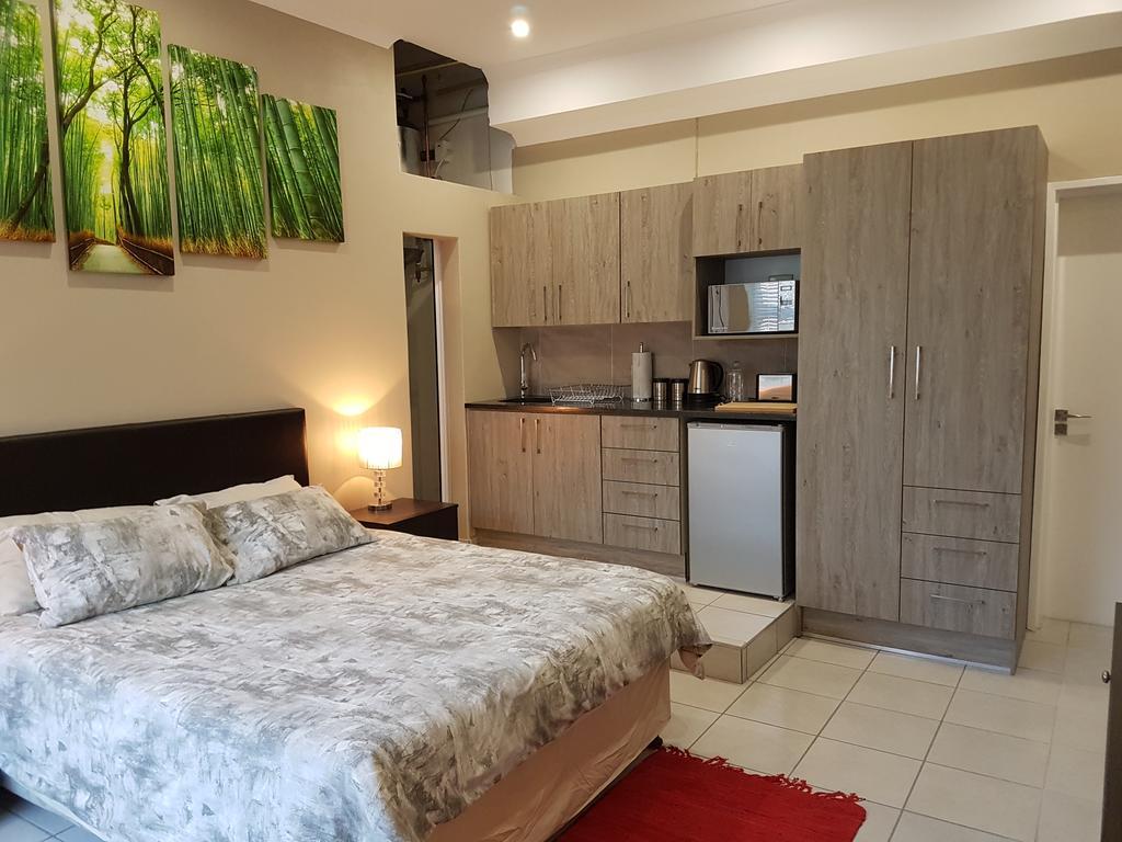 Studio On Bourdeaux Parow Luaran gambar
